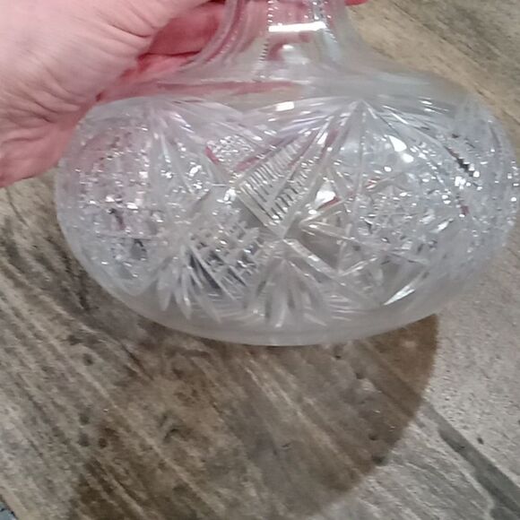 Vintage crystal wine/water decanter with no brand 3" opening 7" tall - Picture 2 of 3